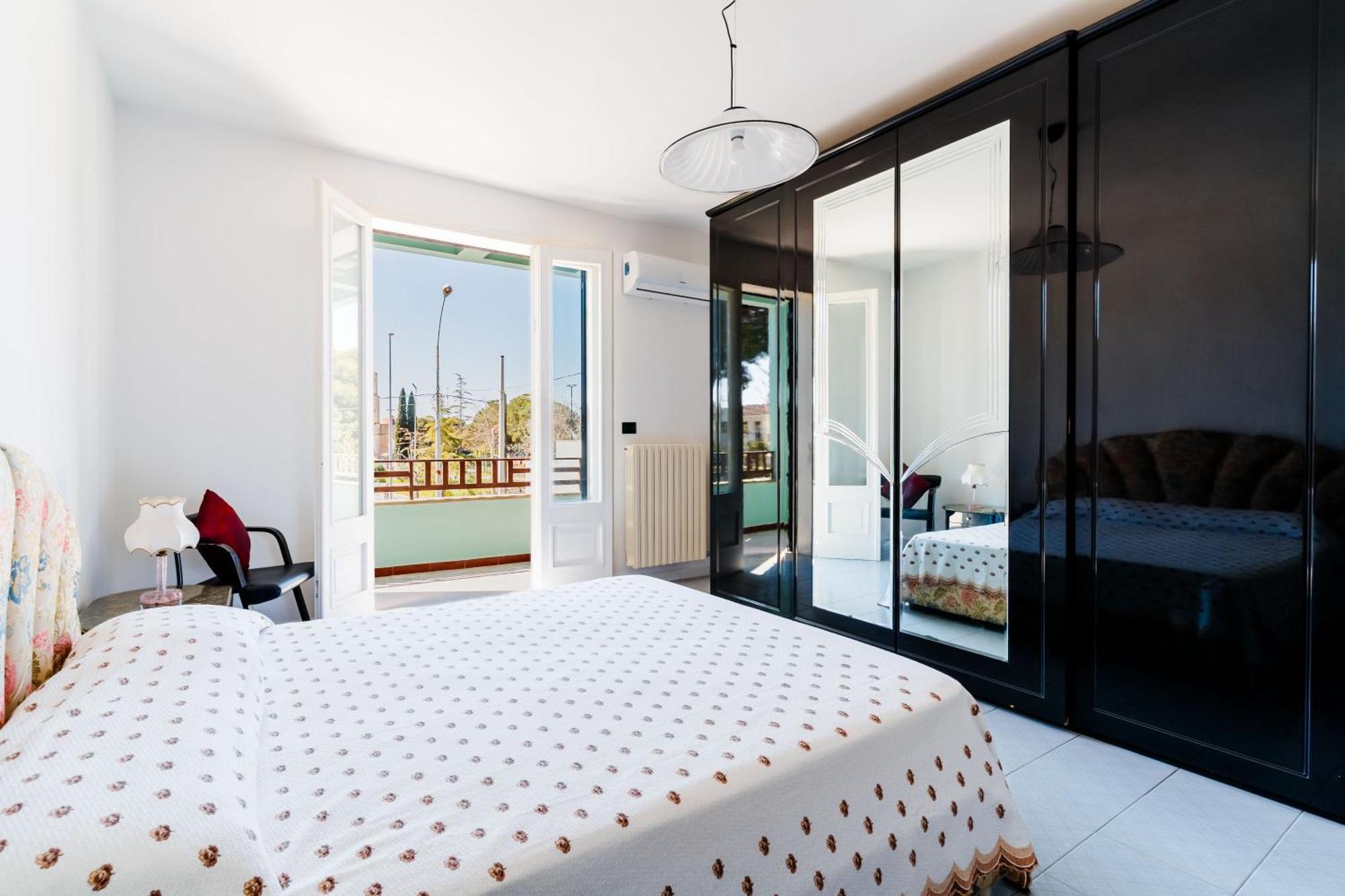 Intera Casa Ad Uso Esclusivo Con 3 Camere 2 Bagni Giardino Wifi Parcheggio Lavatrice Microonde Barbecue Macchina Caffe Tuglie Εξωτερικό φωτογραφία
