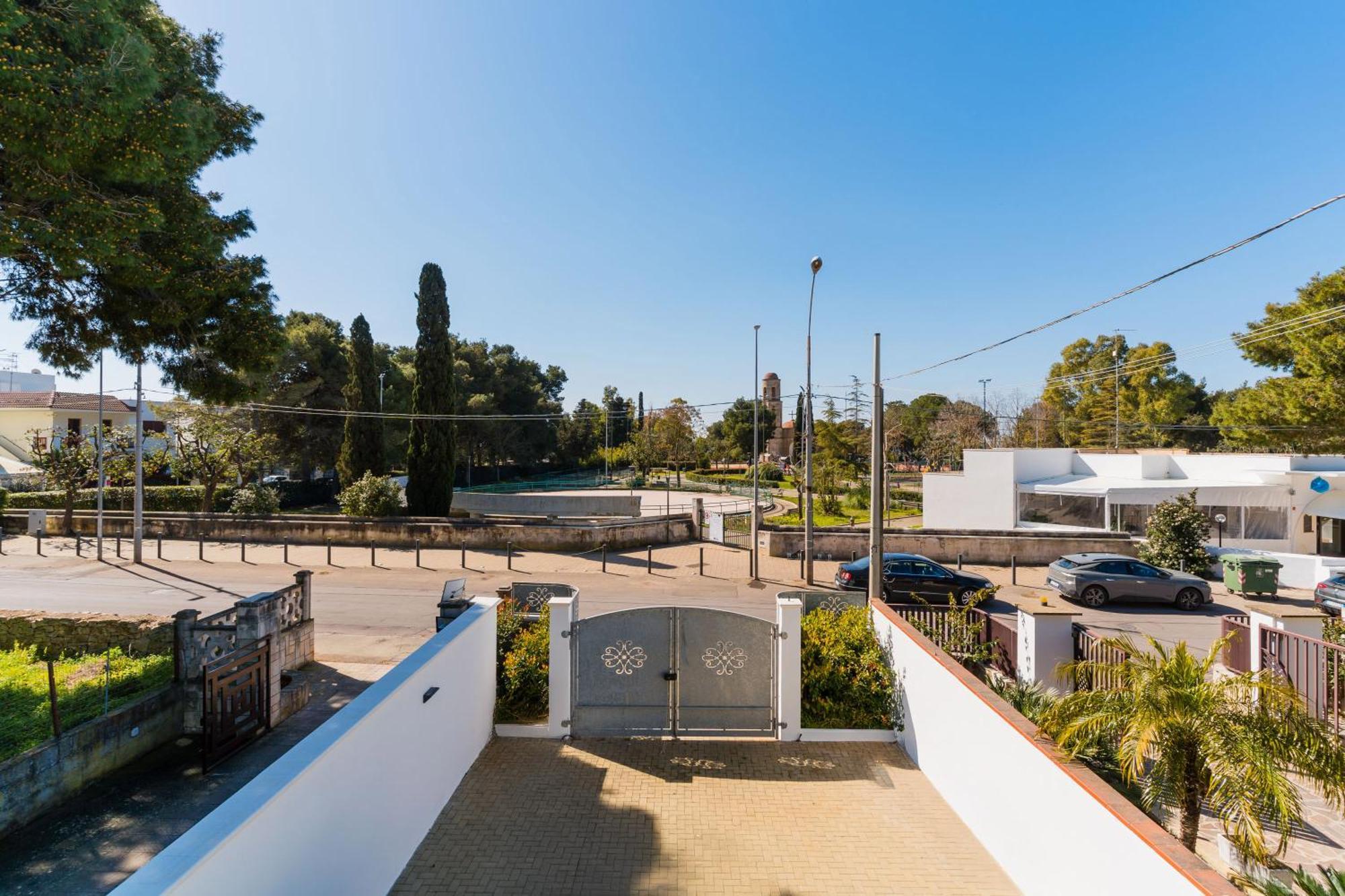 Intera Casa Ad Uso Esclusivo Con 3 Camere 2 Bagni Giardino Wifi Parcheggio Lavatrice Microonde Barbecue Macchina Caffe Tuglie Εξωτερικό φωτογραφία
