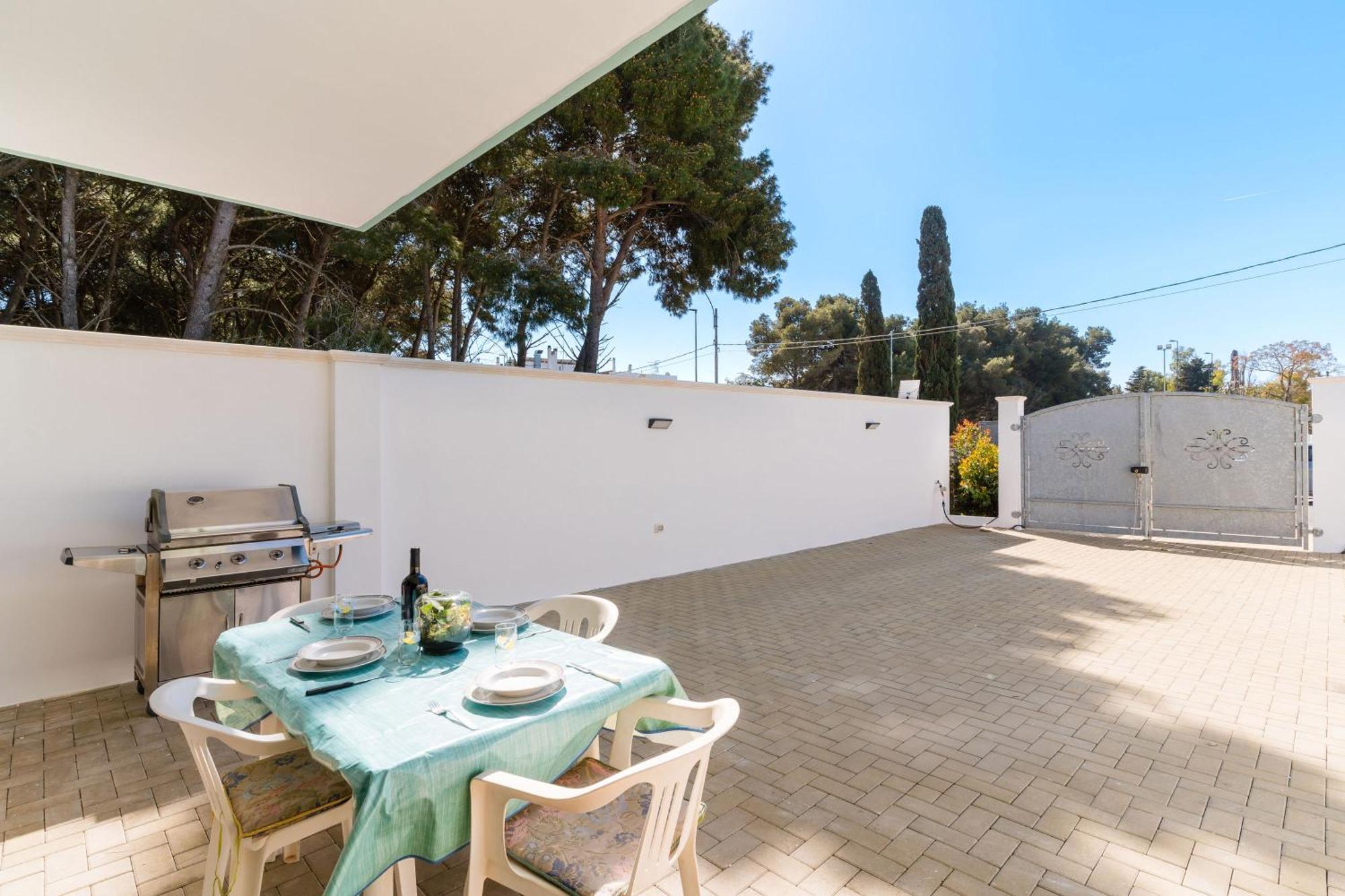 Intera Casa Ad Uso Esclusivo Con 3 Camere 2 Bagni Giardino Wifi Parcheggio Lavatrice Microonde Barbecue Macchina Caffe Tuglie Εξωτερικό φωτογραφία