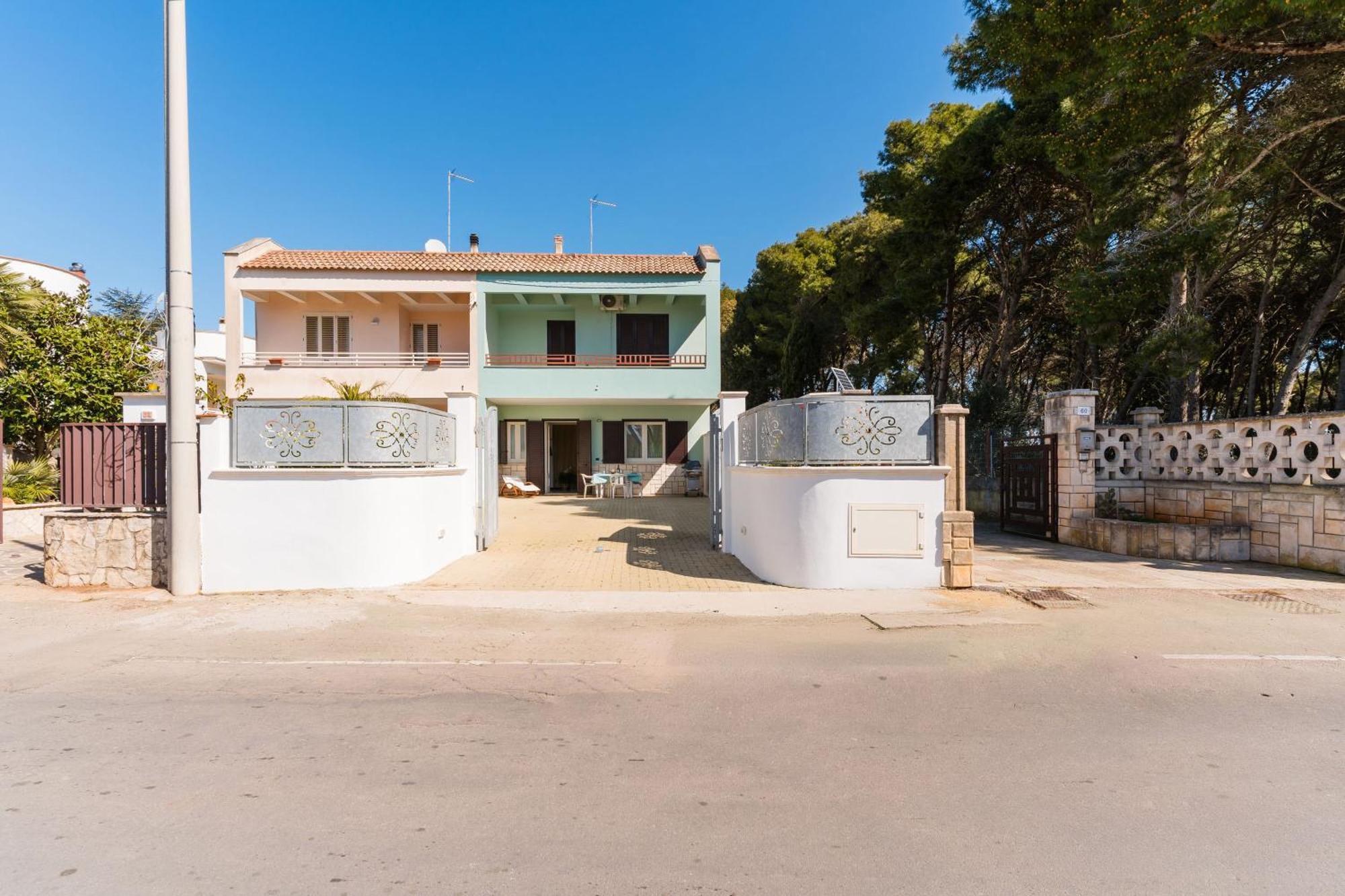 Intera Casa Ad Uso Esclusivo Con 3 Camere 2 Bagni Giardino Wifi Parcheggio Lavatrice Microonde Barbecue Macchina Caffe Tuglie Εξωτερικό φωτογραφία