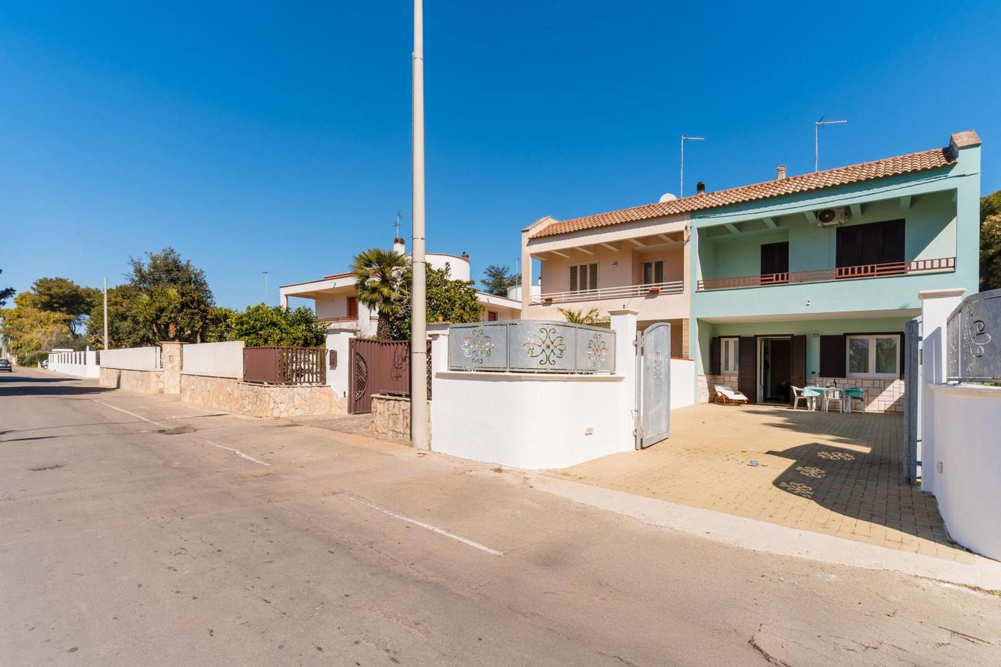 Intera Casa Ad Uso Esclusivo Con 3 Camere 2 Bagni Giardino Wifi Parcheggio Lavatrice Microonde Barbecue Macchina Caffe Tuglie Εξωτερικό φωτογραφία
